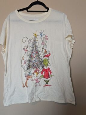 Cream Grinch Graphic Holiday Tee NWT
